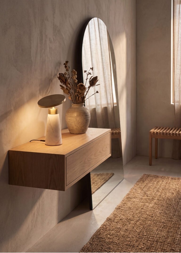 Polished gold steel table lamp with porcelain marble base